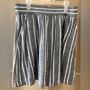Woman’s Loft Skirt Size Small